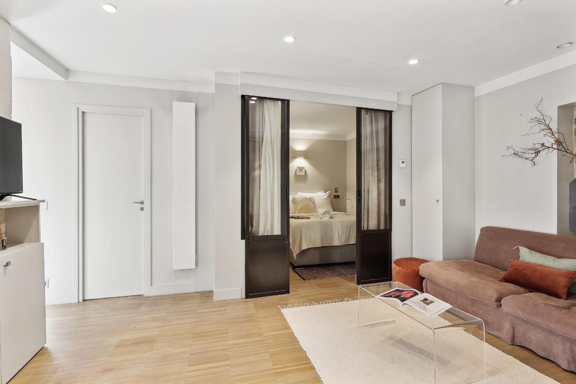 Le Marais & Place Des Vosges - Cityapartmentstay Paris