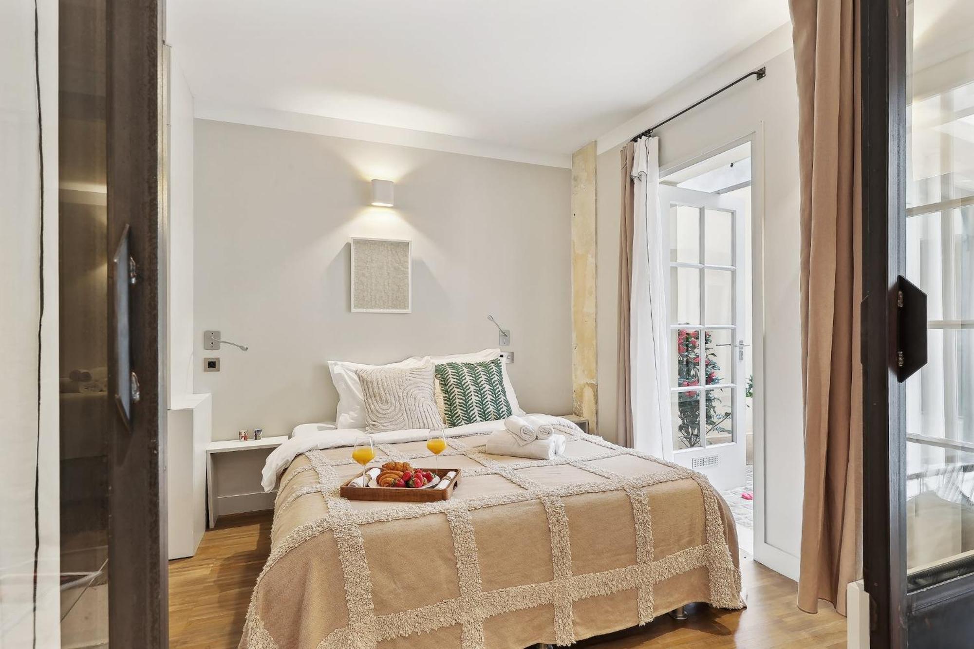 Le Marais & Place Des Vosges - Cityapartmentstay Appartement Paris